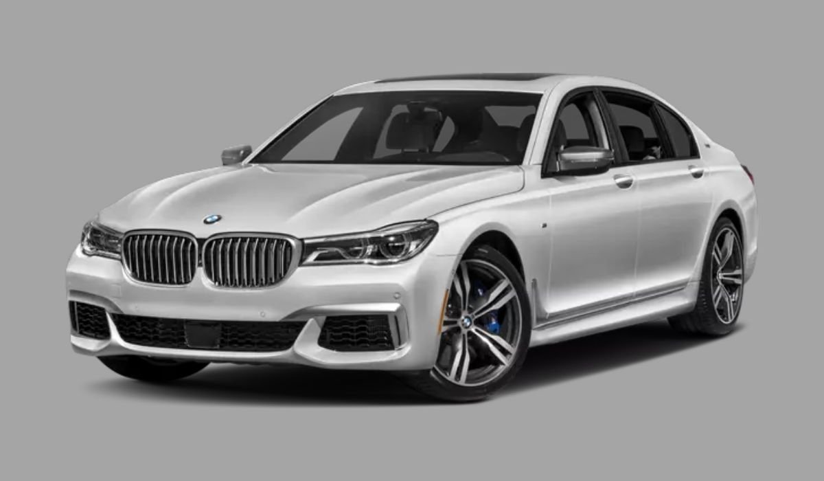 Driving in Style: Exploring the Features of the BMW M760